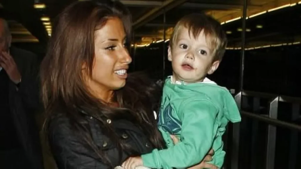 Stacey Solomon with her son